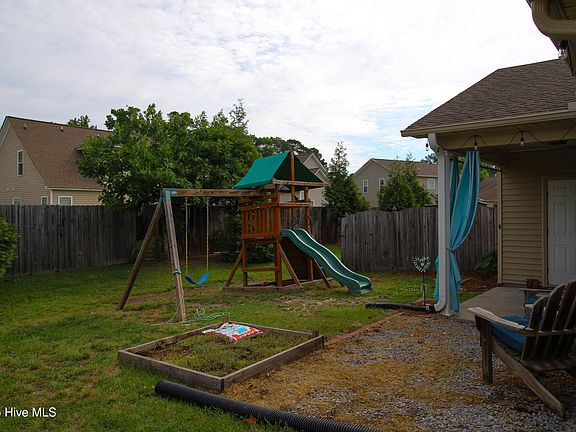 4th image of 2208 Sweet Bay Drive #A