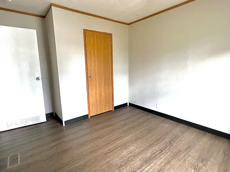 205 S Elm St — Photo 29