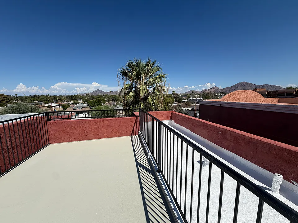 3434 E Avalon Dr