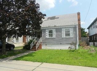 16207 95th St, Howard Beach, NY 11414