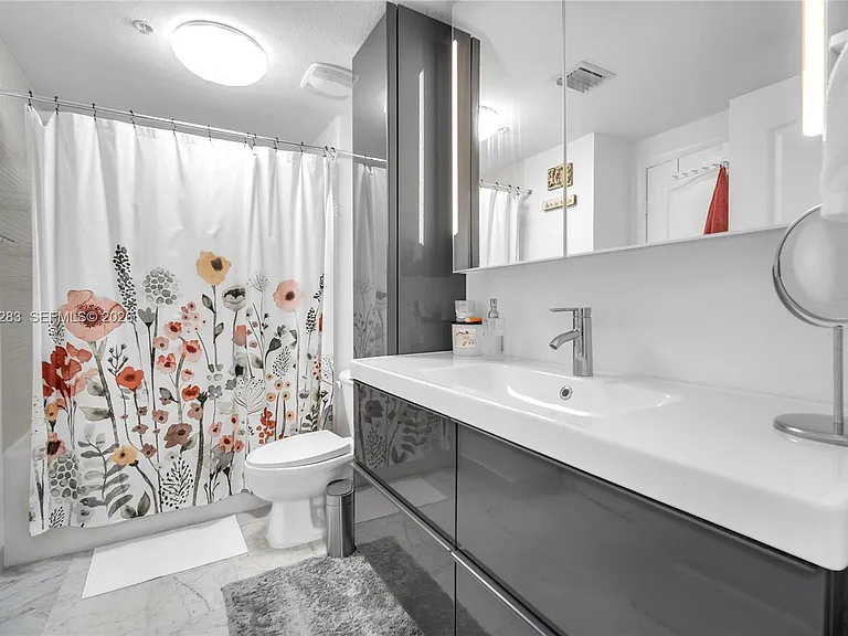500 NE 29th St #905 — Photo 12