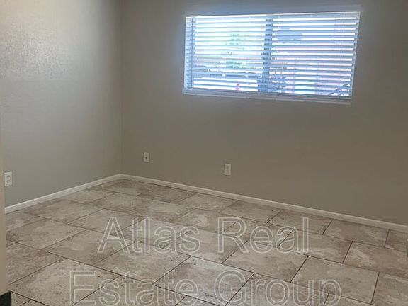 2nd image of 208 Doran St