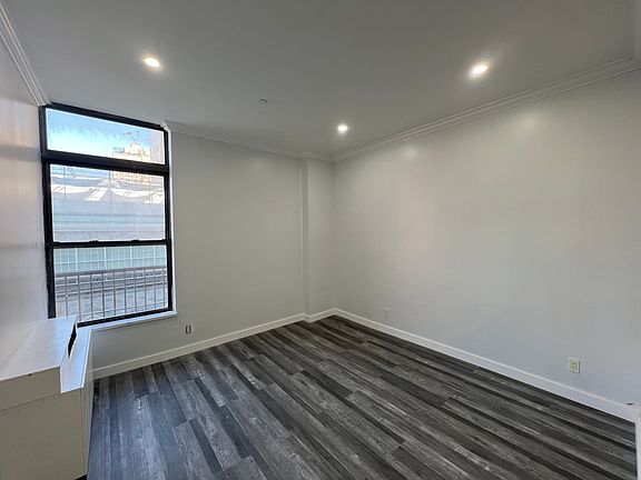 2nd image of 302 W 92nd St Unit 6M