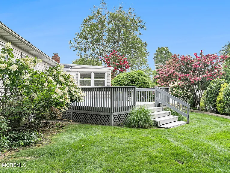 453 Milton Ave — Photo 31