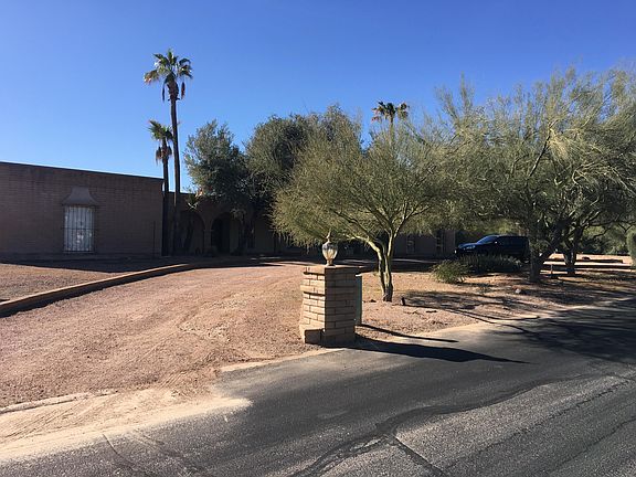 3rd image of 8047 N Ironwood Dr