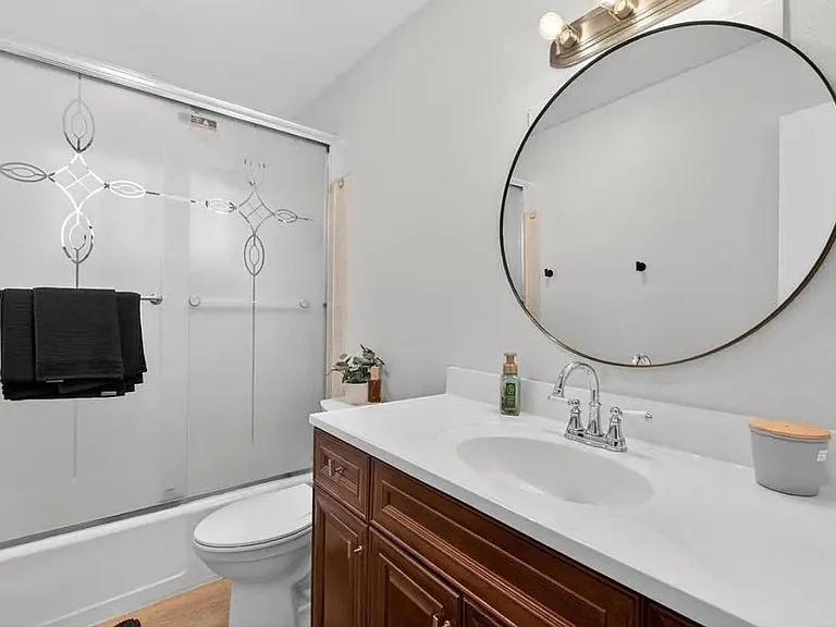 617 3rd Ave #14 — Photo 3
