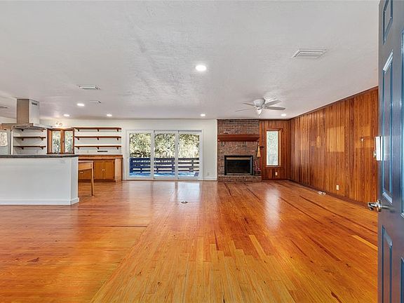 3rd image of 22157 NW 87th Avenue Rd