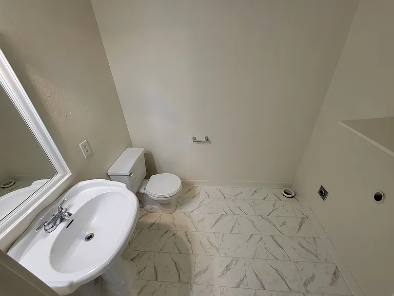22214 44th Ave E — Photo 2