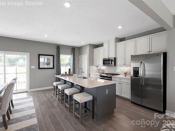 2nd image of 471 Moondance Dr