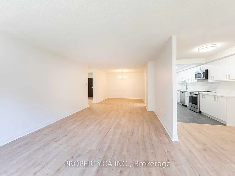 280 Simcoe St #705A — Photo 7