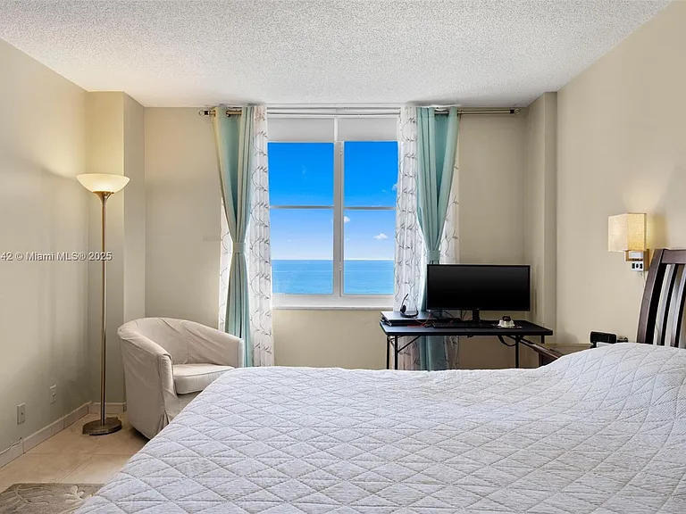 3725 S Ocean Dr #1110 — Photo 12