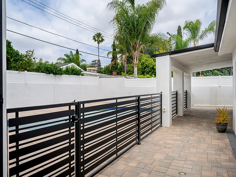 7851 Mary Ellen Ave — Photo 34