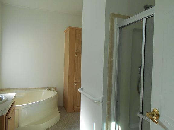 Master Bath with Garden Tub
