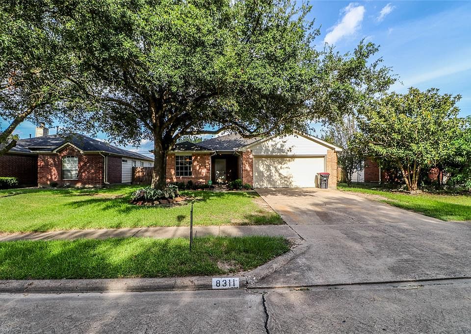 1st image of 8311 Woodland Willows Dr