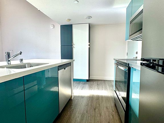 5th image of 4405 W Point Loma Blvd #3080