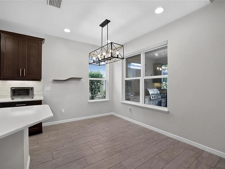 8016 Marbella Creek Ave — Photo 9