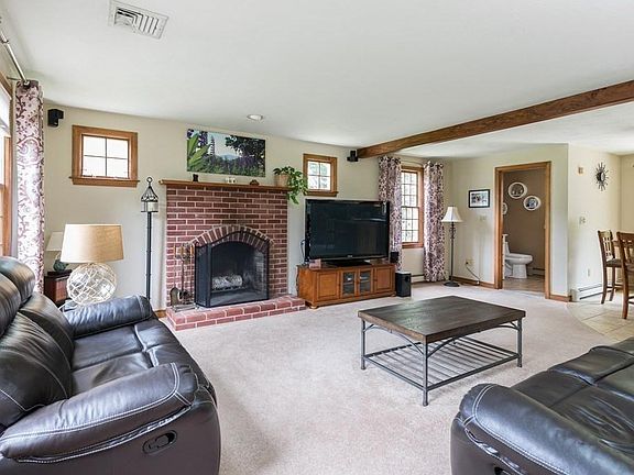 5th image of 45 Stoneybrook Dr