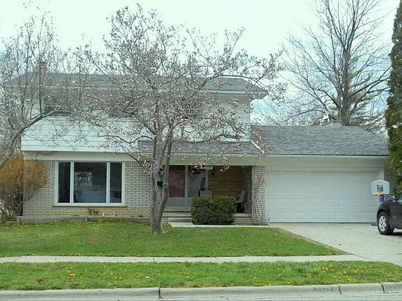 2nd image of 2939 Aurora St