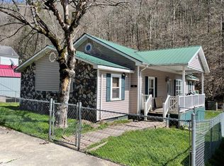 14 Cherry St, Pineville, WV 24874