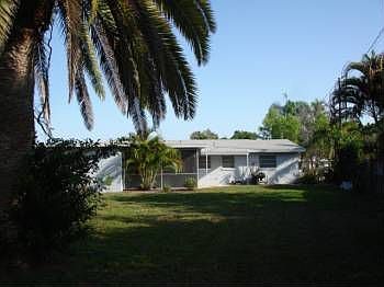 3rd image of 1416 Loma Linda Dr