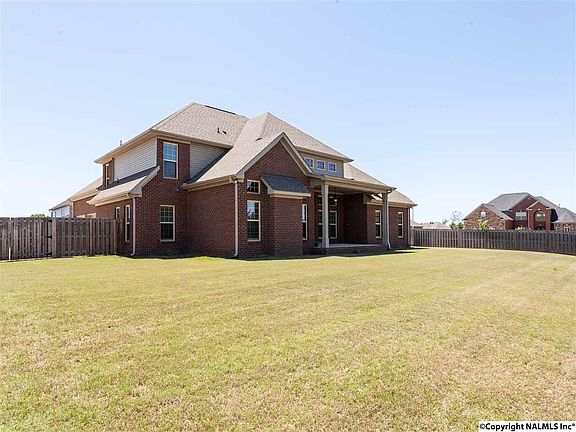 4th image of 228 Legendwood Dr