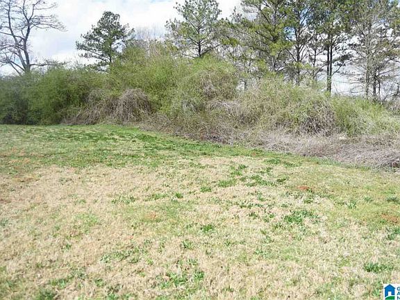 3rd image of 52 Angel Cir