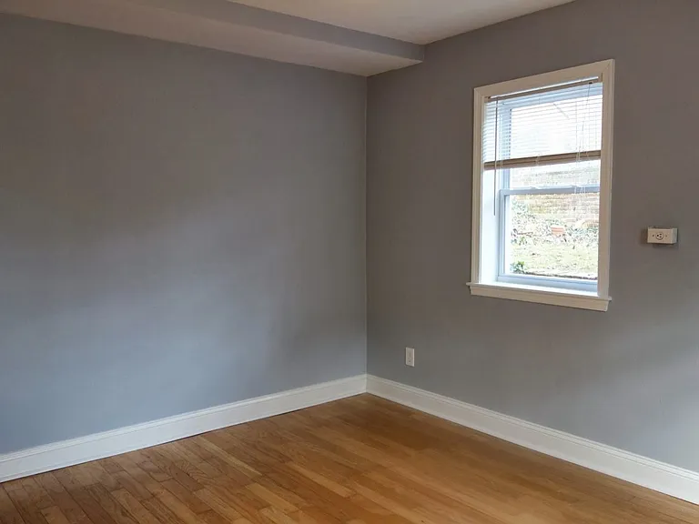 8105 Greenwood Ave — Photo 41