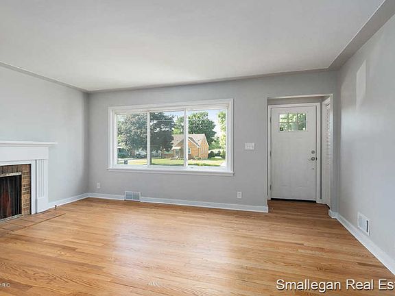 3rd image of 1118 Northwood St NE