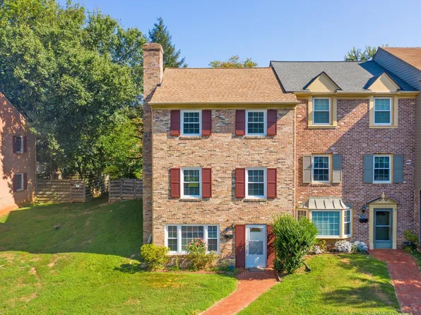 114 Georgetown Grn, Charlottesville, VA 22901