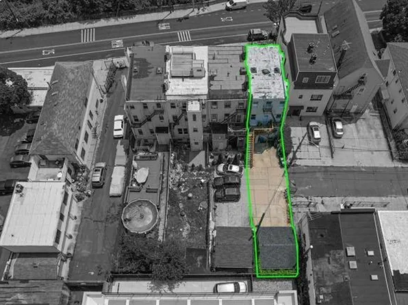 296 Paterson Plank Road image 4 of 13