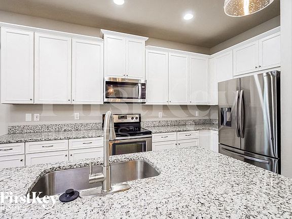 5th image of 2550 Toscolona Dr
