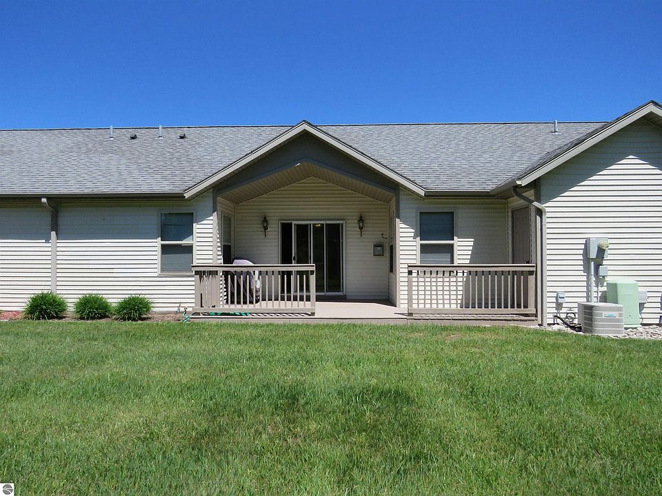 1st image of 323 Wildwood Ct