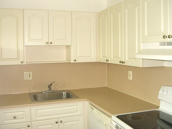 4th image of 2040 NW 89th Ave #202