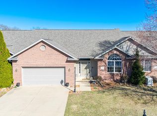 2810 Addison Ct, Pekin, IL 61554