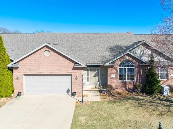 2810 Addison Ct, Pekin, IL 61554