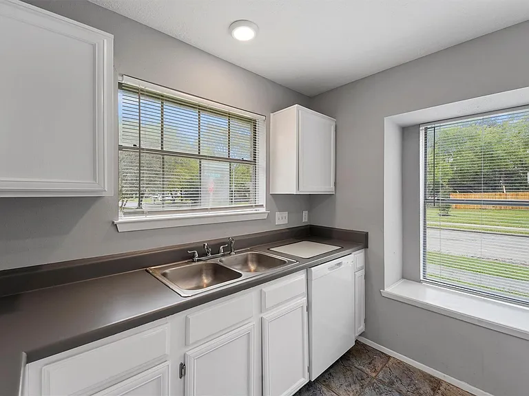 22101 Moss Falls Ln — Photo 11