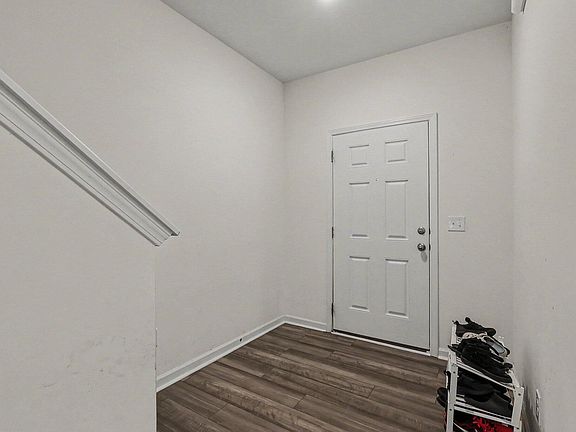 4th image of 900 Berkeley Glen Rd