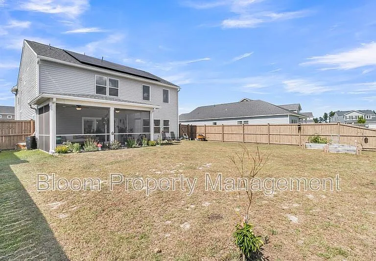 451 Carrara Dr — Photo 45