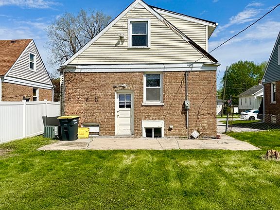 2nd image of 17826 School St
