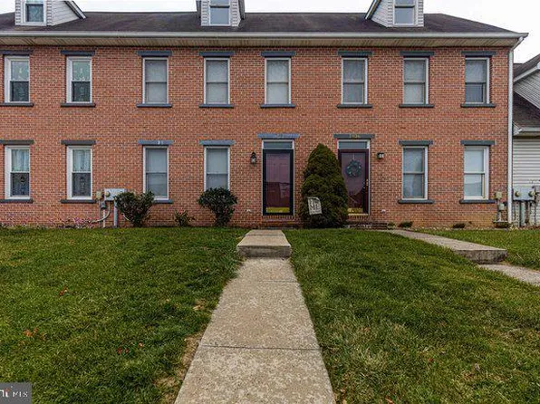 1938 Clinton Ave, Chambersburg, PA 17201