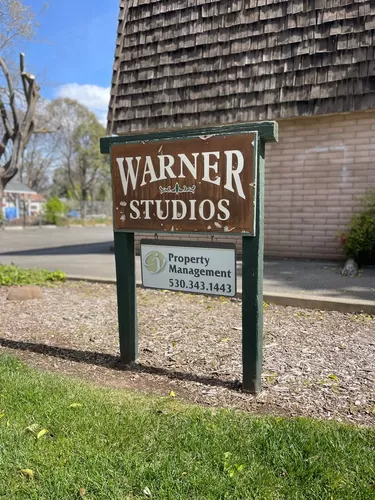 Warner Studios Apartments Photo 1