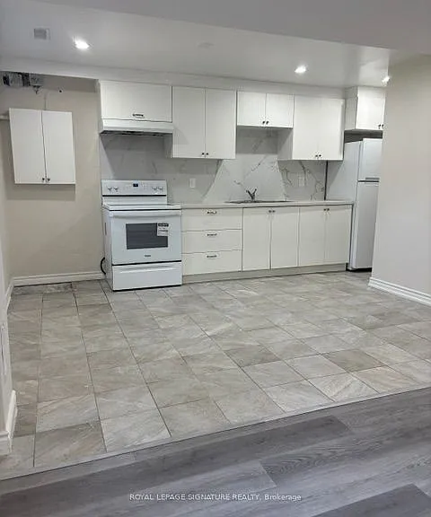 1063 Blairholm Ave #LOWER — Photo 2