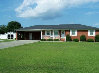 3083 New Hope Rd, La Grange, NC 28551