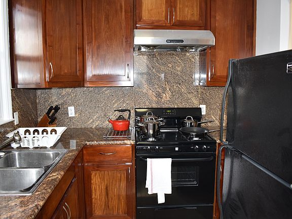 2nd image of 6465 California St