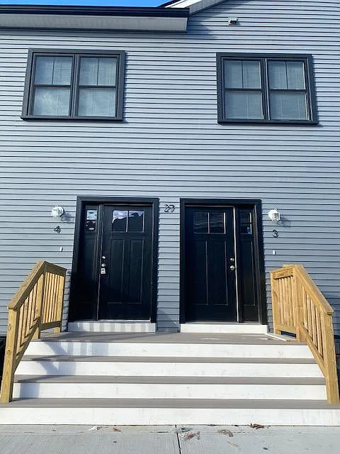 27 Montvale Ave — Photo 3