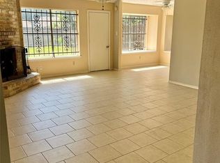 11627 Cliveden Dr, Houston, TX 77066