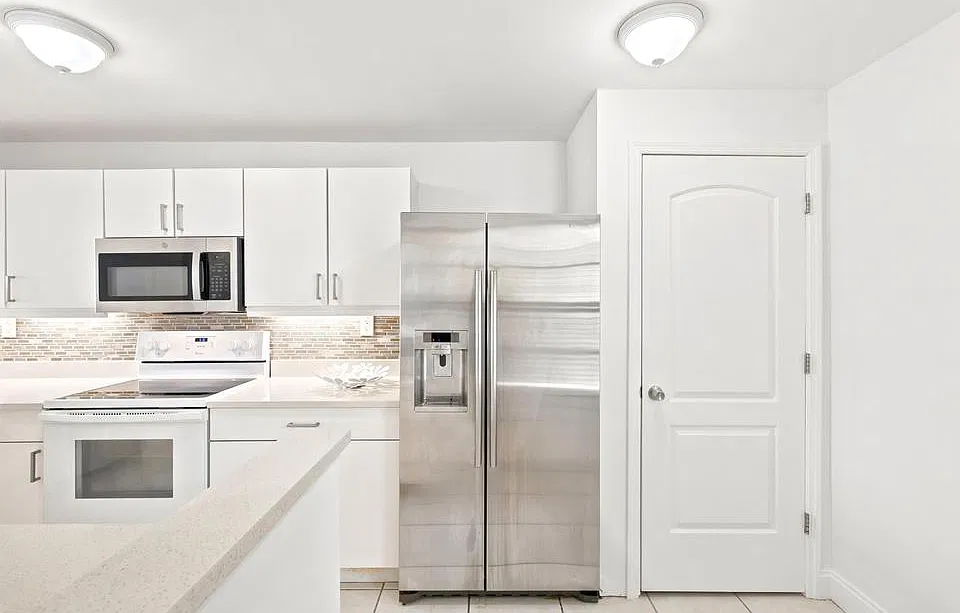 8 Royal Palm Way — Photo 4