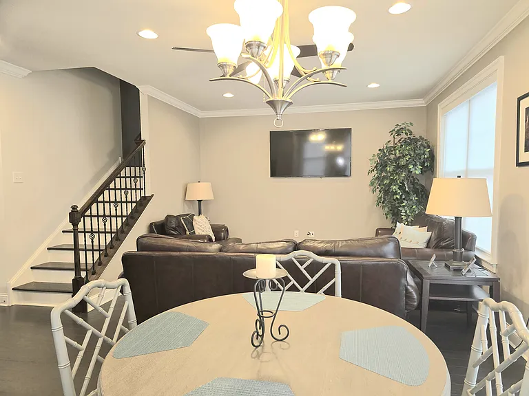 226 Valerie Ln — Photo 8