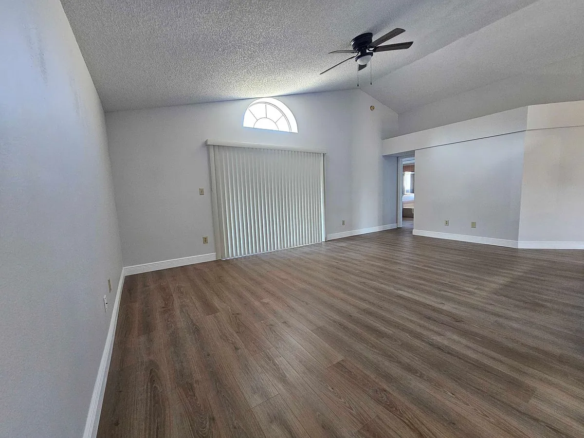 Building Photo - 3716 Narroline Dr