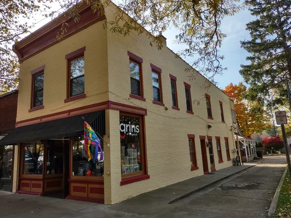 326 Butler St #1, Saugatuck, MI 49453